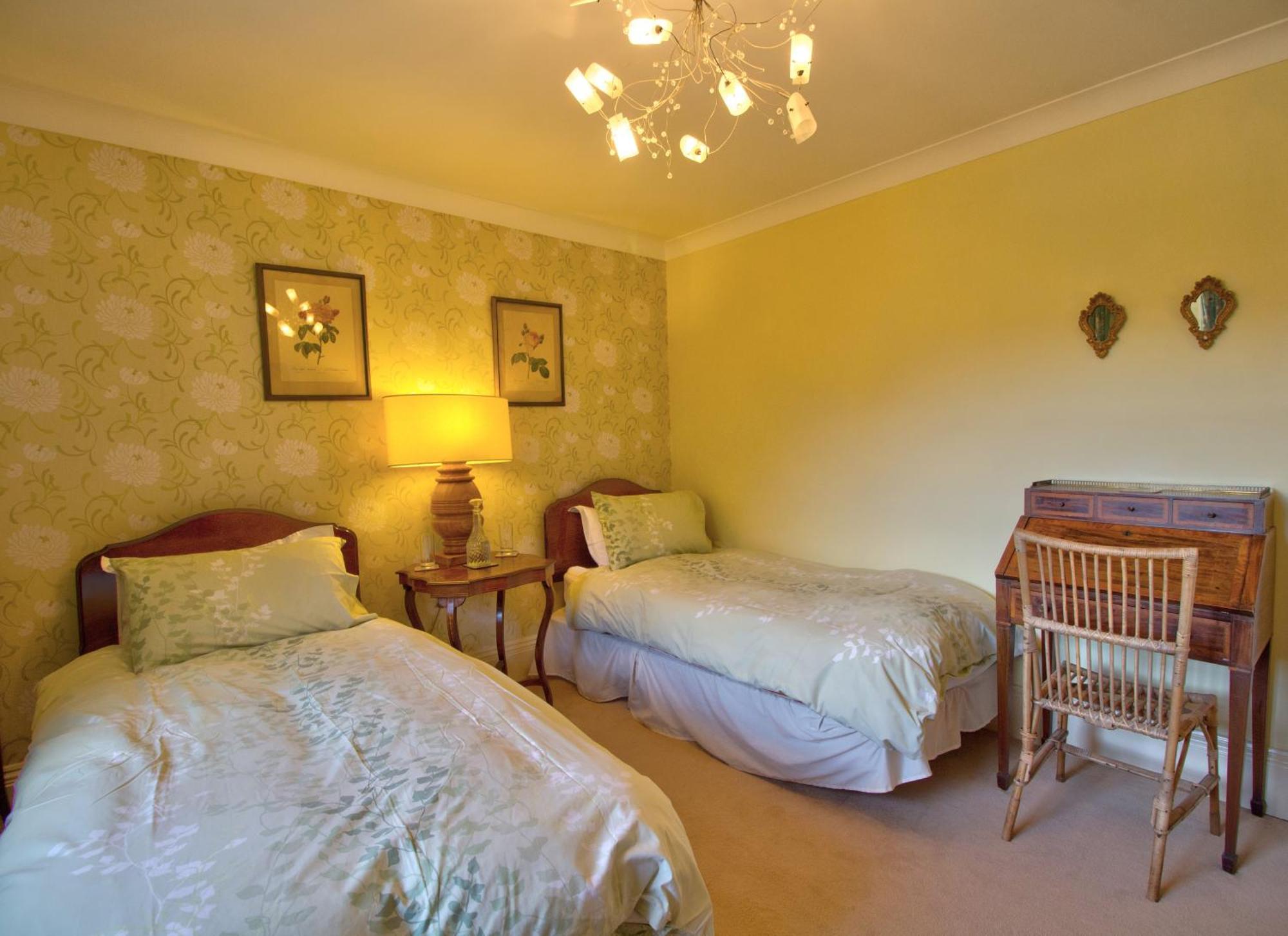 West Compton Manor Bed & Breakfast Maiden Newton Екстериор снимка
